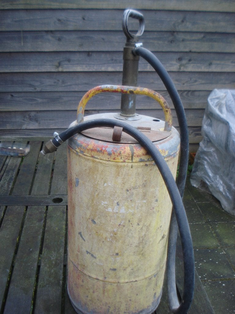 Antieke vloeistof zuig- pers- pomp uit Frankrijk., Antiek en Kunst, Antiek | Gereedschap en Instrumenten, Ophalen of Verzenden