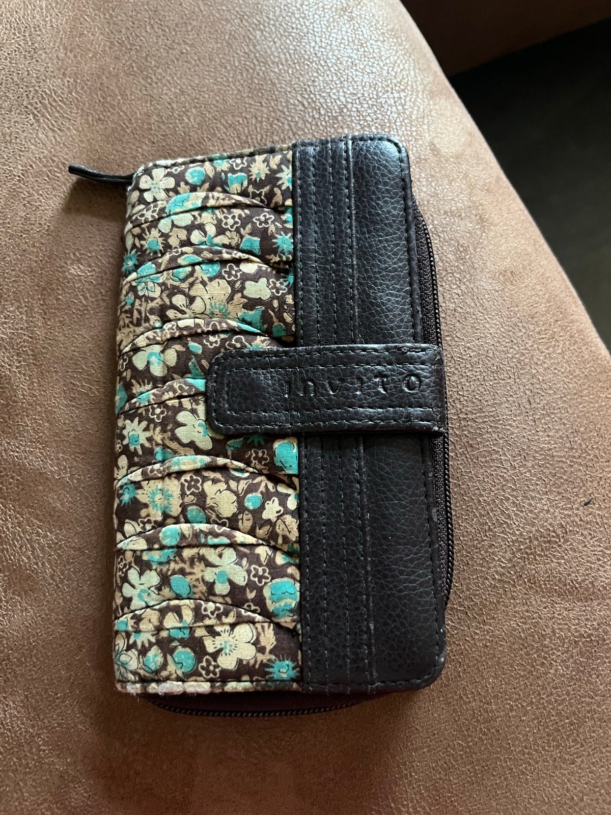 Gratis Invito Portemonnee met Bloemenprint en Ritssluiting, Sieraden, Tassen en Uiterlijk, Portemonnees, Ophalen of Verzenden