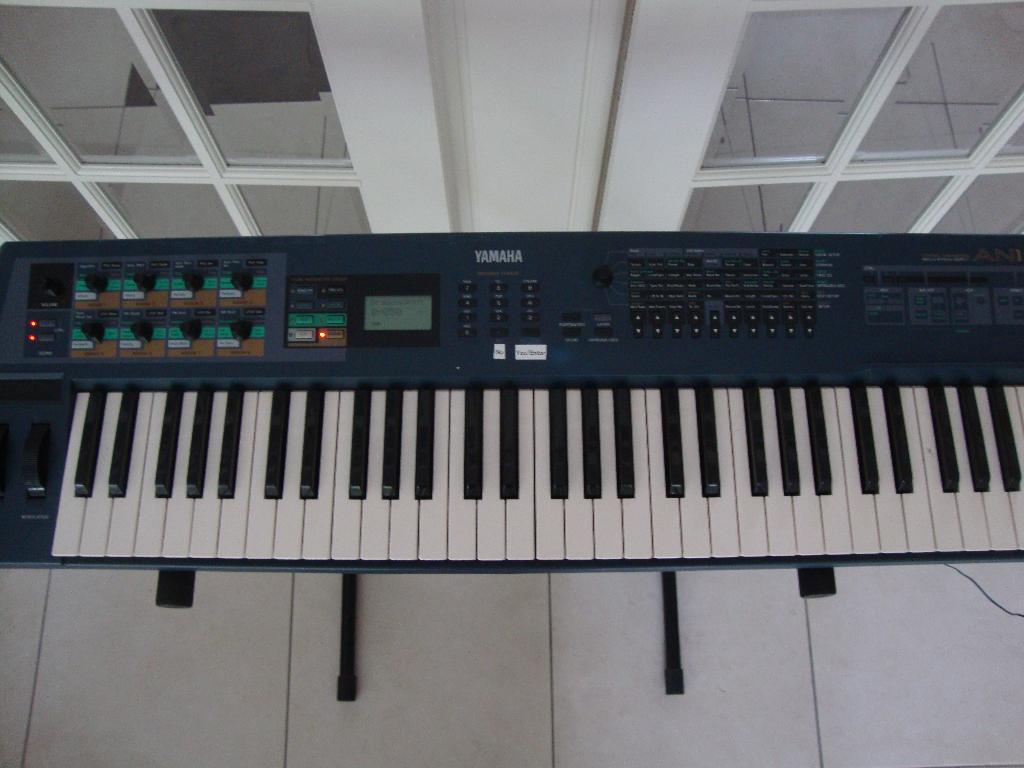 Yamaha An1X analoge synthesizer + flightcase, Met midi-aansluiting, Yamaha, Ophalen of Verzenden, 61 toetsen