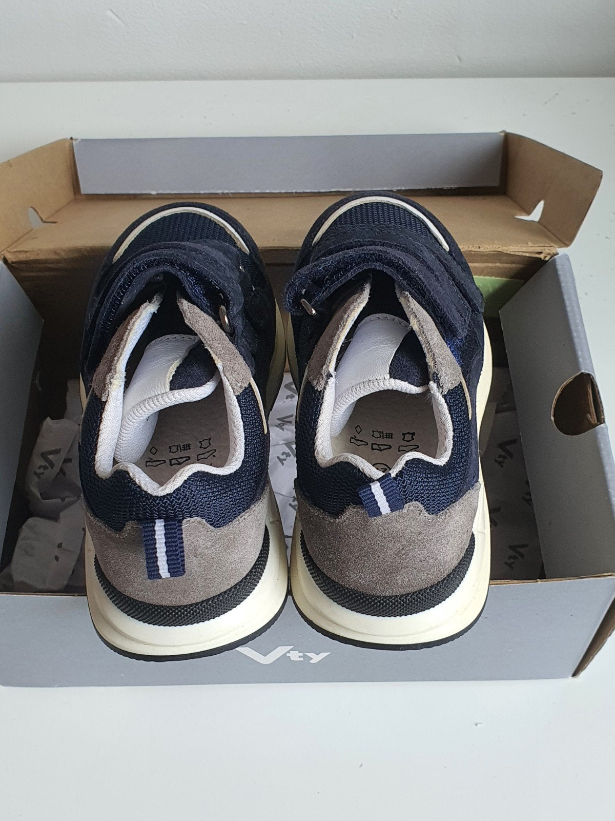 Vty sneakers voor jongens, maat 27, Ophalen, Sportschoenen, Nieuw, Vty