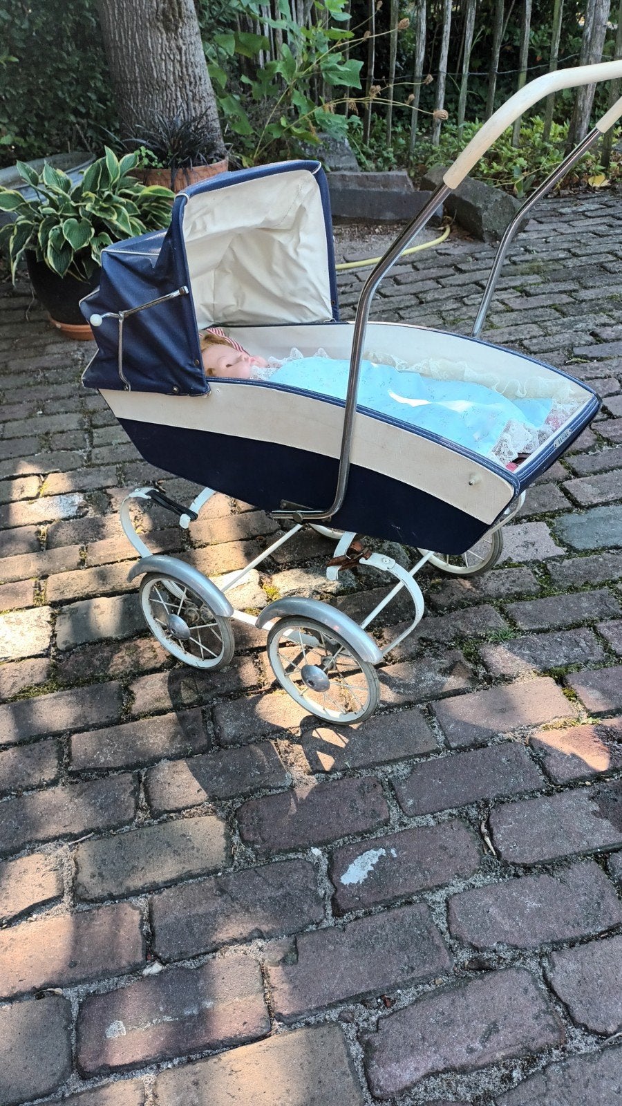 Vintage speelgoed wandelwagen met pop - Grootmoeders tijd, Ophalen, Gebruikt, Overige typen