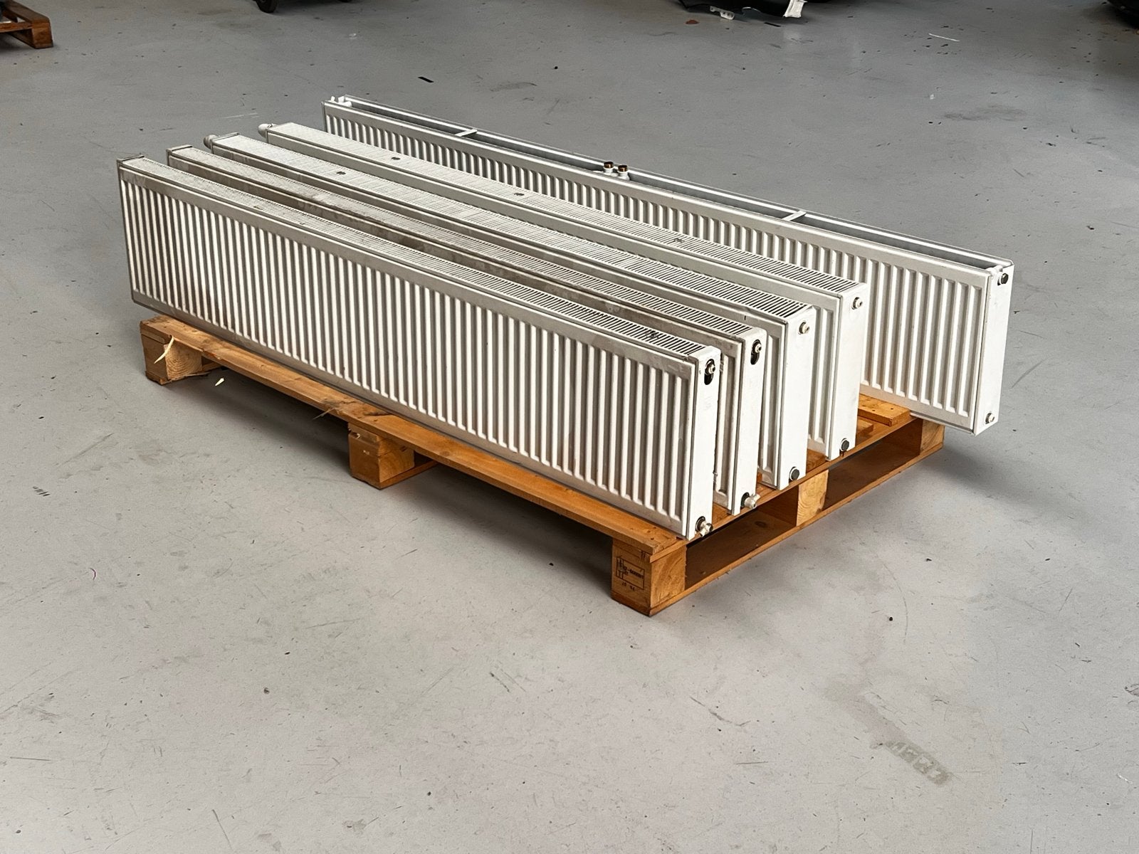Zo goed als nieuwe radiatoren met toebehoren, Ophalen, 30 tot 80 cm, Radiator, 150 cm of meer