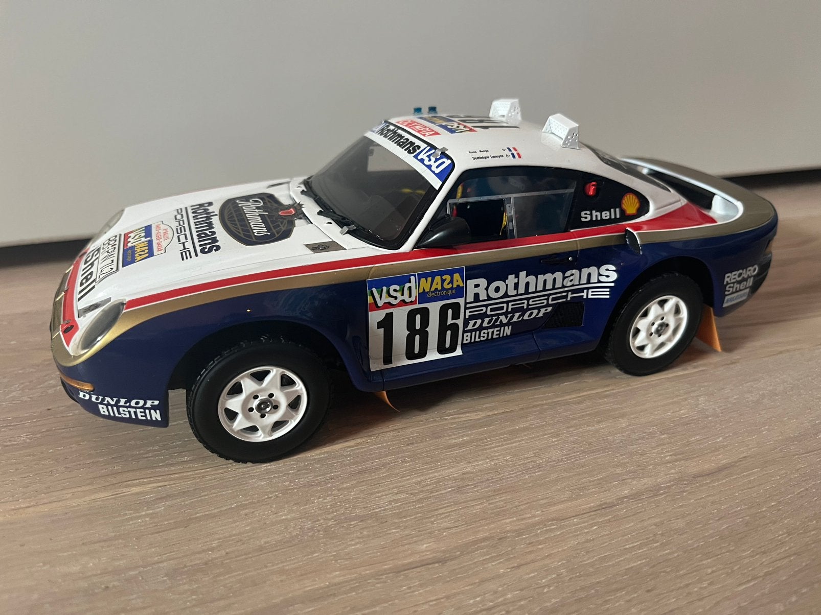 Porsche 959 Winner Dakar 1986 n 186 1/18 Truescale, Ophalen of Verzenden, Zo goed als nieuw, Auto, Overige merken