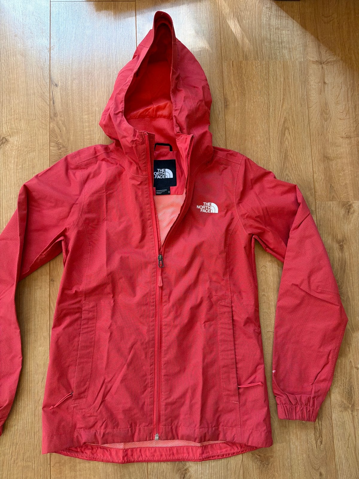 The North Face regenjas framboos - Maat XS, Kleding | Dames, Ophalen of Verzenden, Gedragen, Maat 34 (XS) of kleiner, Rood