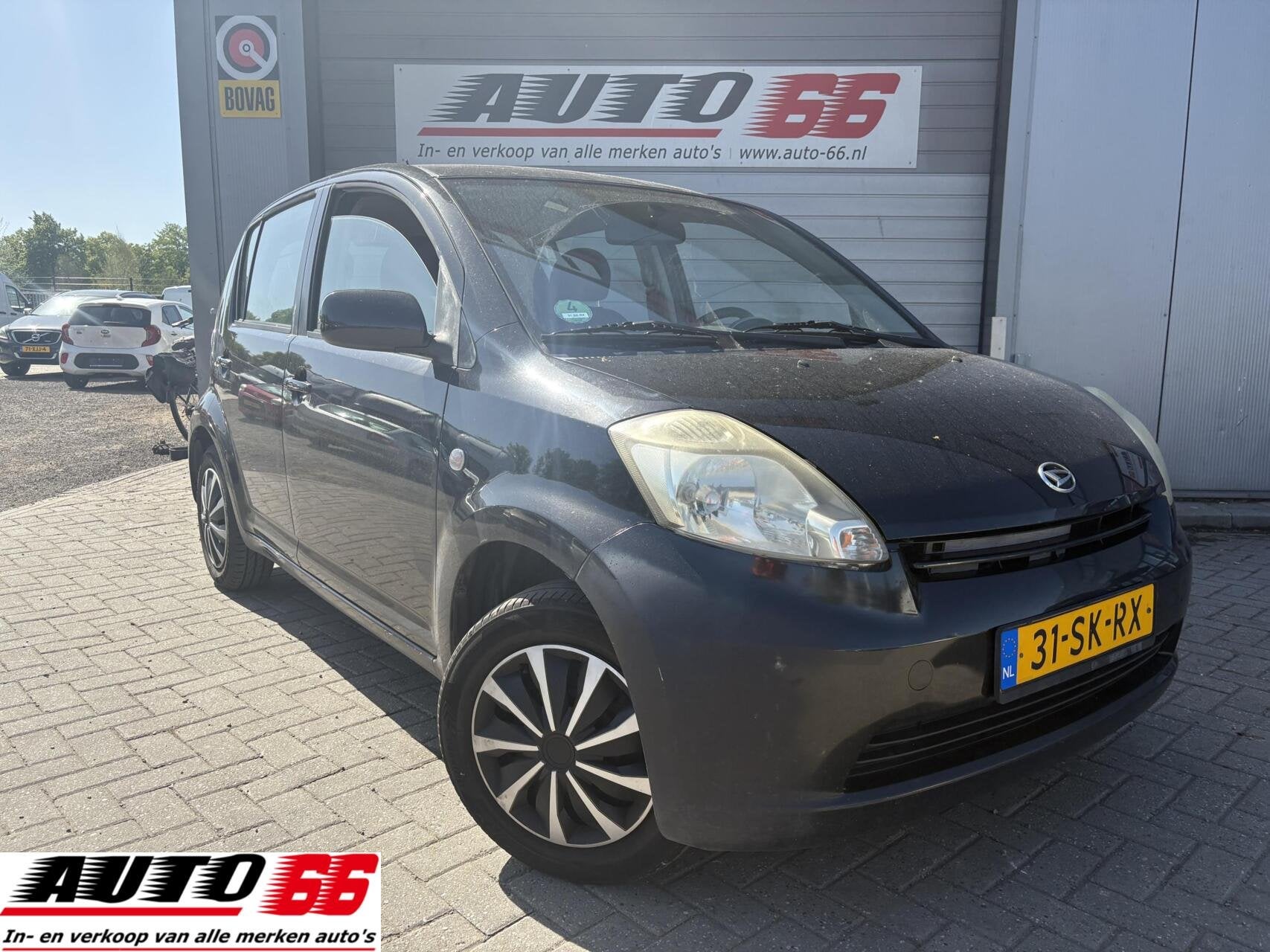 Daihatsu Sirion 2 1.0-12V Trend APK tot 08-2027, Auto's, Daihatsu, Voorwielaandrijving, Metallic lak, Stof, Gebruikt
