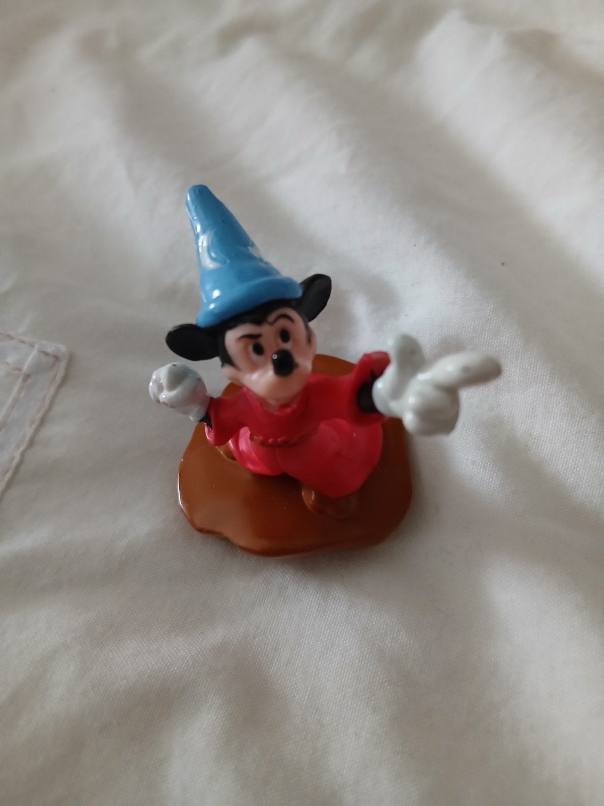 Mickey Mouse Tovenaarsleerling figuurtje - Fantasia, Ophalen of Verzenden, Mickey Mouse, Zo goed als nieuw, Beeldje of Figuurtje