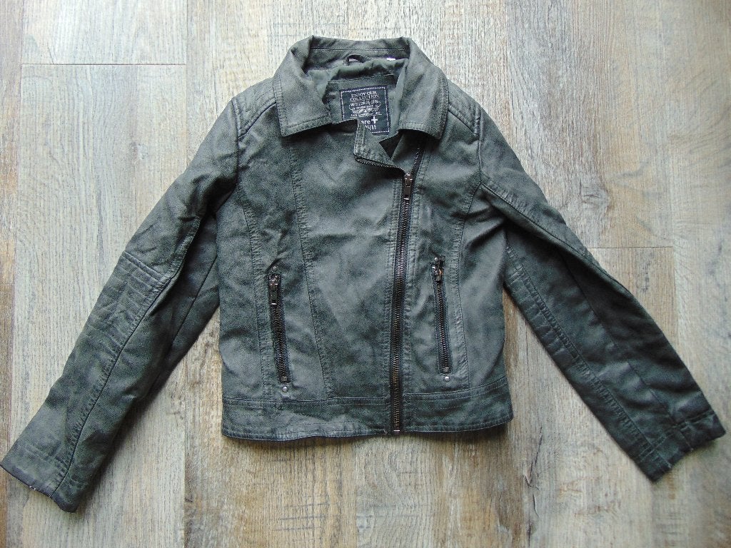 jas donker grijs nepleer jasje maat 134 C&A zomerjas, Kinderen en Baby's, Kinderkleding | Maat 134, C&A, Meisje, Ophalen of Verzenden