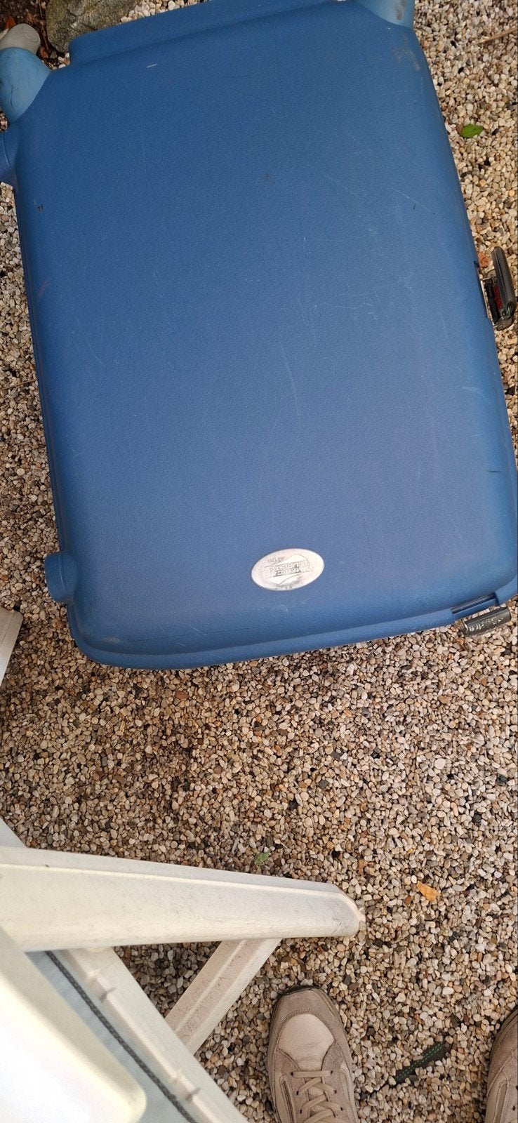 Blauwe koffer met uitschuifbare handgreep en wieltjes, Wieltjes, Gebruikt, Hard kunststof, 35 tot 45 cm