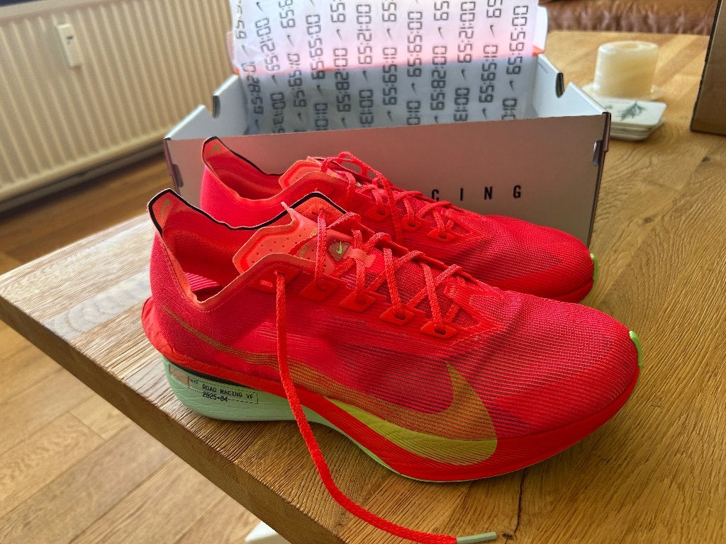 Nike Vaporfly Next% 4 - maat 43 - Nieuw in doos, Sport en Fitness, Loopsport en Atletiek, Ophalen of Verzenden, Nieuw, Hardloopschoenen