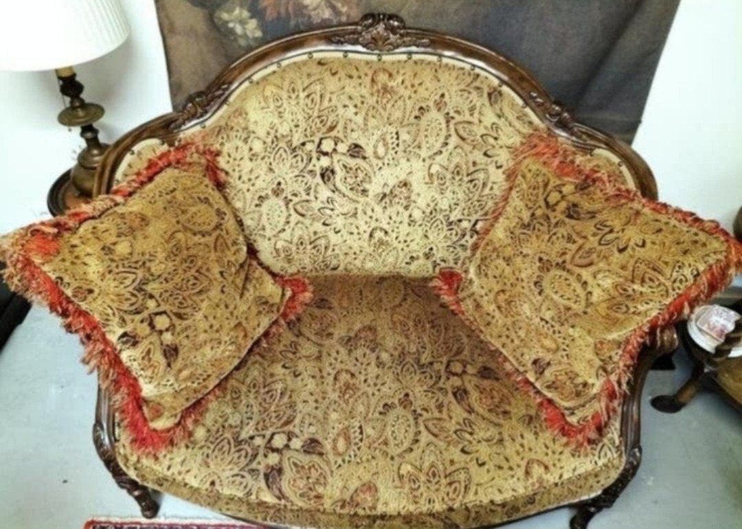 Frans bankje sofa, Ophalen