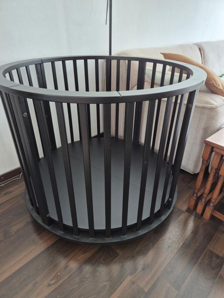 Europe ronde zwarte box op wielen, Kinderen en Baby's, Boxen, Ophalen, Zo goed als nieuw, Rond, Boxkleed