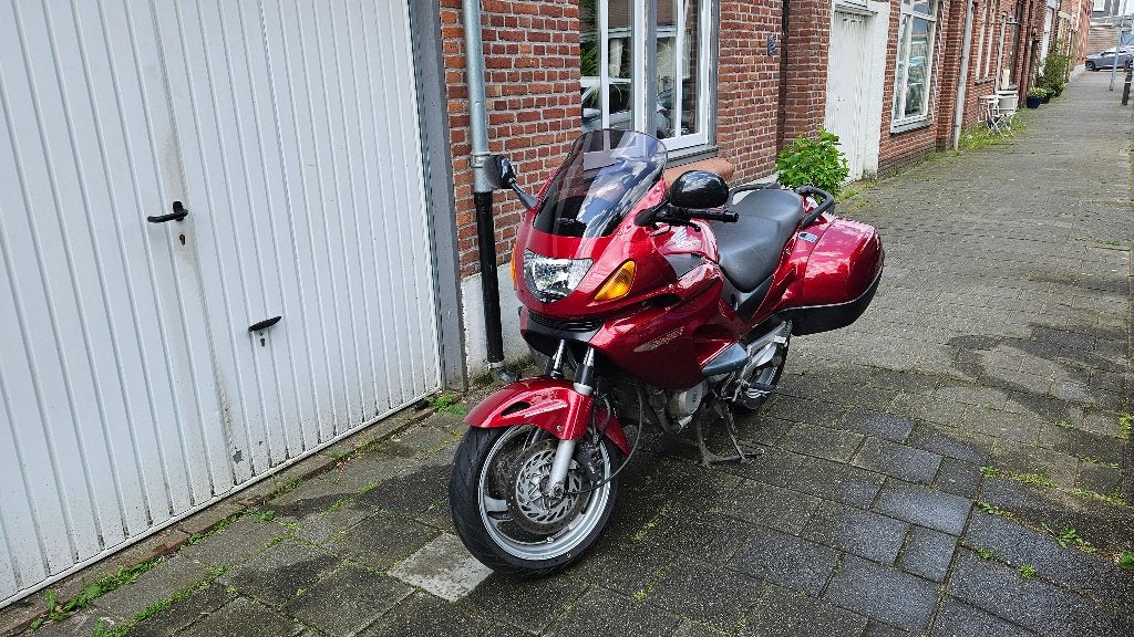 Honda Deauville NT650V met koffersets, Motoren, Motoren | Honda, Cardan-aandrijving, 2 cilinders, Motorrijbewijs A, Gebruikt