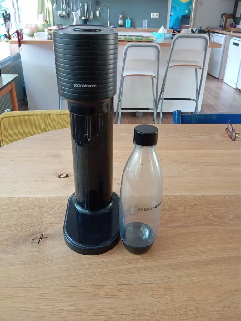 Sodastream met fles en gaspatroon - Zo goed als nieuw, Witgoed en Apparatuur, Onderdelen en Toebehoren, Ophalen, Zo goed als nieuw