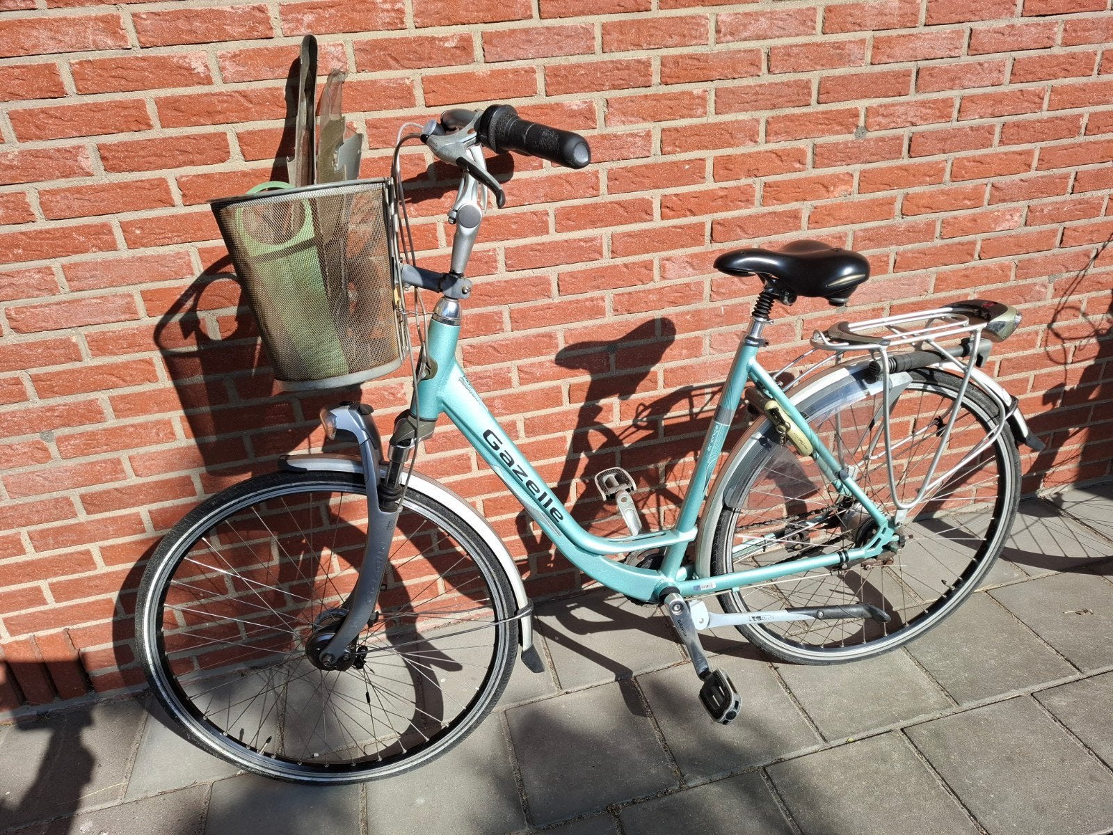 Gazelle damesfiets met mandje, Ophalen, Gebruikt, Velgrem, Versnellingen