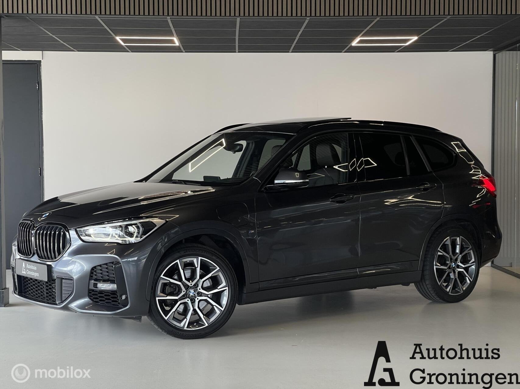 BMW X1 xDrive25e M Sport | Head-Up | Pano | Trekhaak | Plug-, Auto's, BMW, Gebruikt, Vierwielaandrijving, Hybride Elektrisch/Benzine