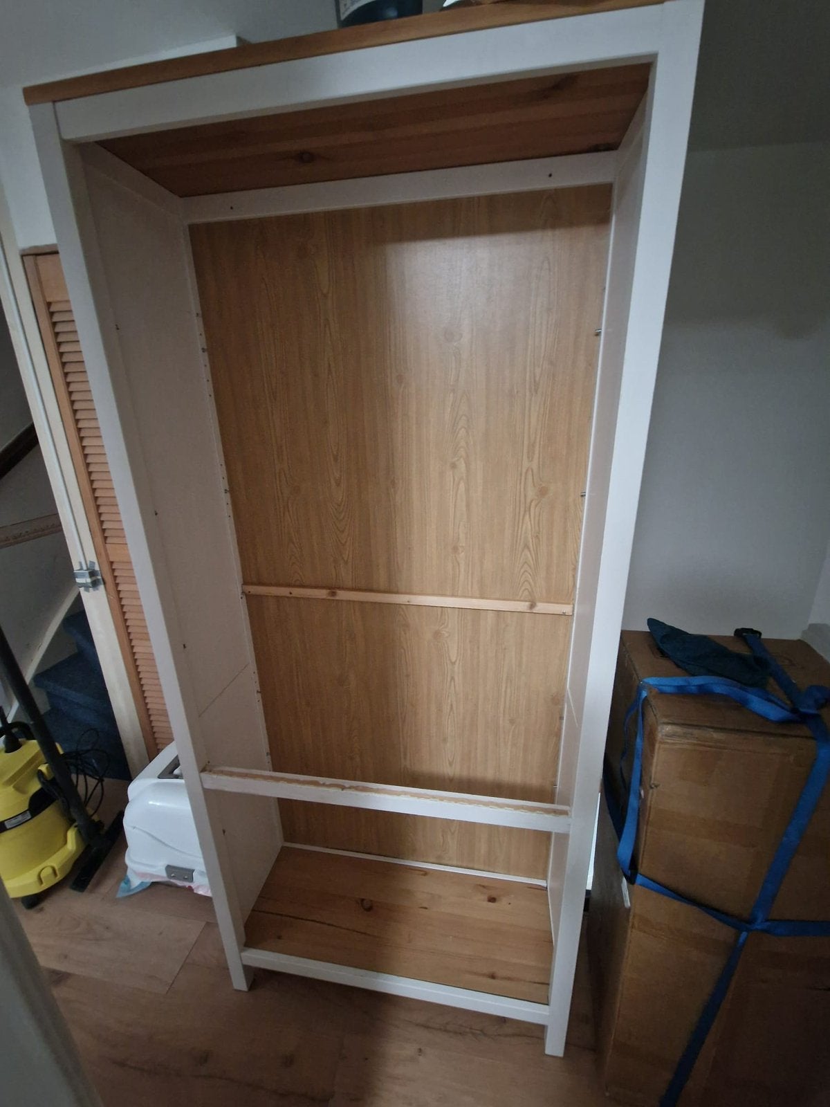 GRATIS Hemnes IKEA kast, 12 AUG ophalen anders grofvuil, Huis en Inrichting, Woonaccessoires | Kamerschermen, Ophalen, Gebruikt