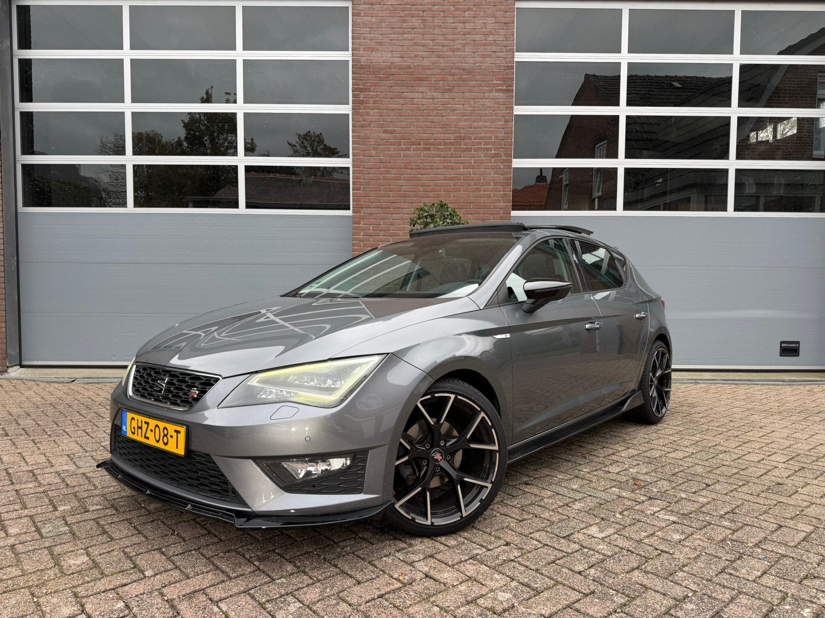 Seat Leon fr 1.4 TSI 92KW 2016 Grijs pano dealer onderhouden, Auto's, Voorwielaandrijving, Dealer onderhouden, 125 pk, 4 cilinders