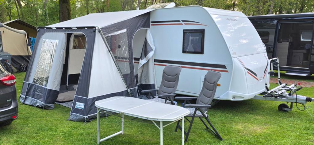 Mistral All Season voortent, Ophalen, Zo goed als nieuw
