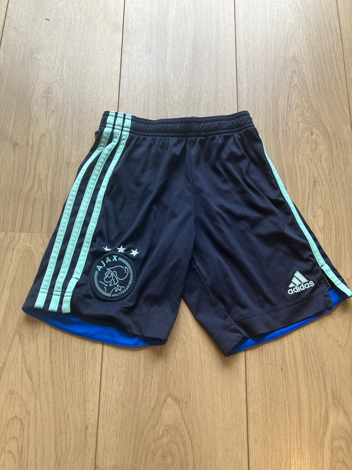 Adidas Ajax voetbalbroekje maat 140, Ophalen of Verzenden, Zo goed als nieuw, Jongen