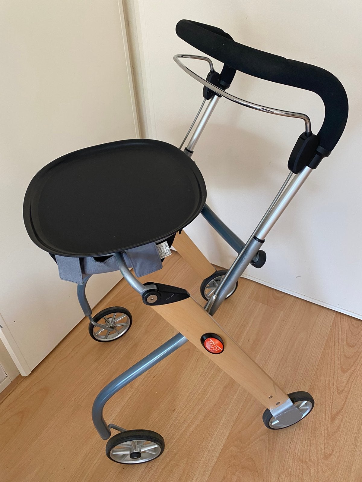 Trust Care indoor rollator als nieuw, Diversen, Ophalen of Verzenden, Zo goed als nieuw