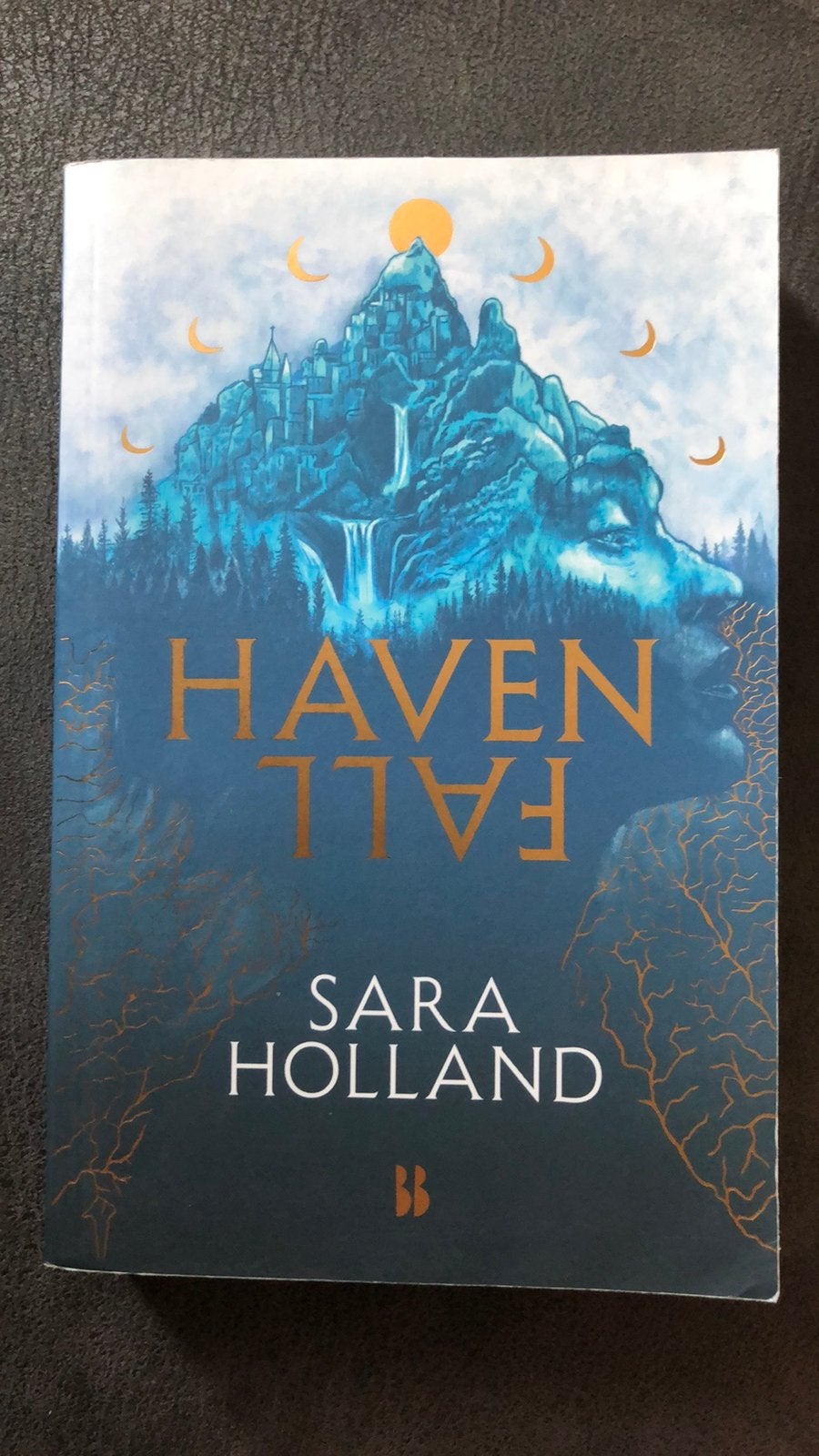 Haven Fall - Sara Holland, Ophalen