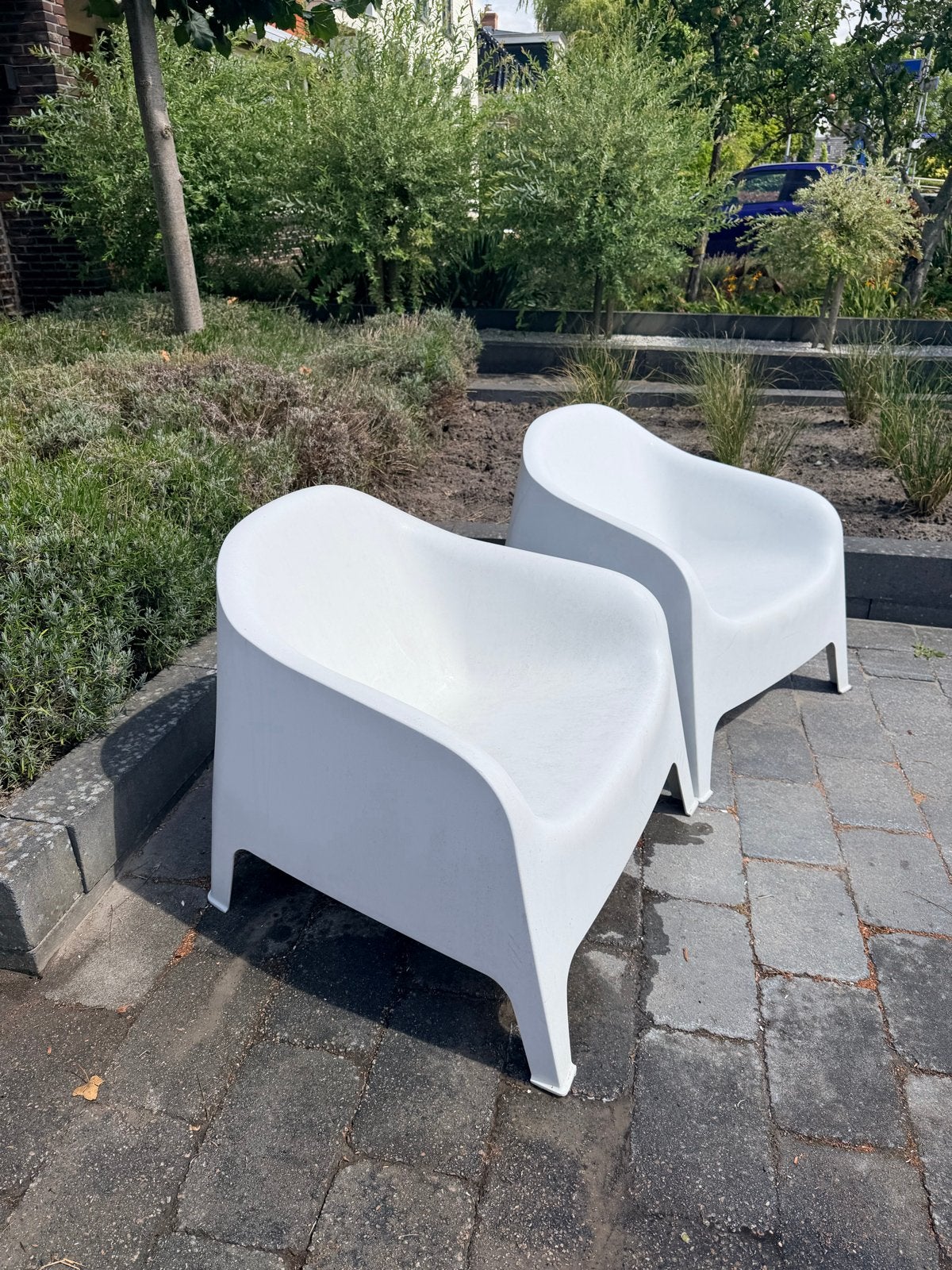 Twee witte IKEA Skarpö fauteuils - Zo goed als nieuw, Ophalen, Kunststof, Twee, Wit