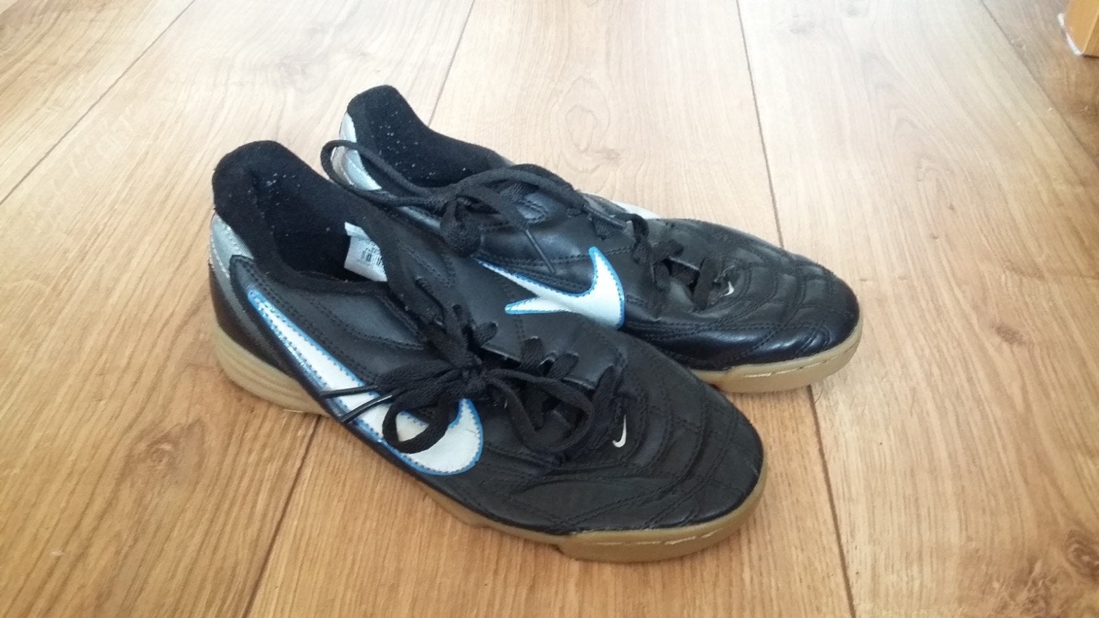Nike sportschoenen zaalvoetbal maat 34. In goede staat., Sport en Fitness, Voetbal, Ophalen of Verzenden, Zo goed als nieuw, Schoenen