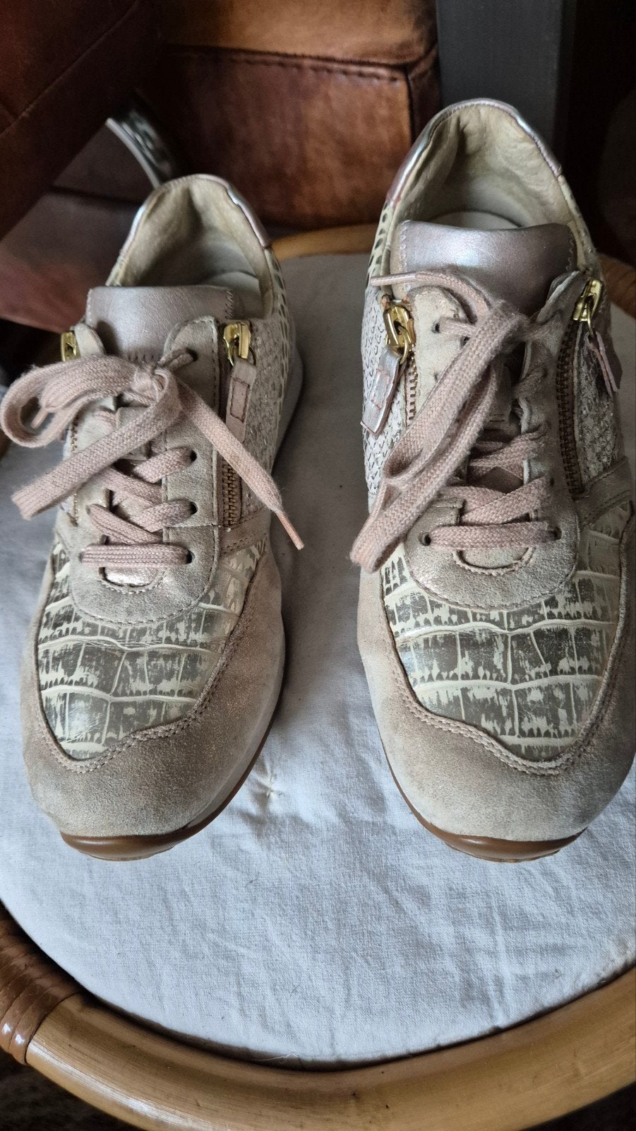 Gabor mooie staat sneakers leer suede goud mt 38, Kleding | Dames, Schoenen, Overige kleuren, Gabor, Ophalen of Verzenden, Sneakers of Gympen