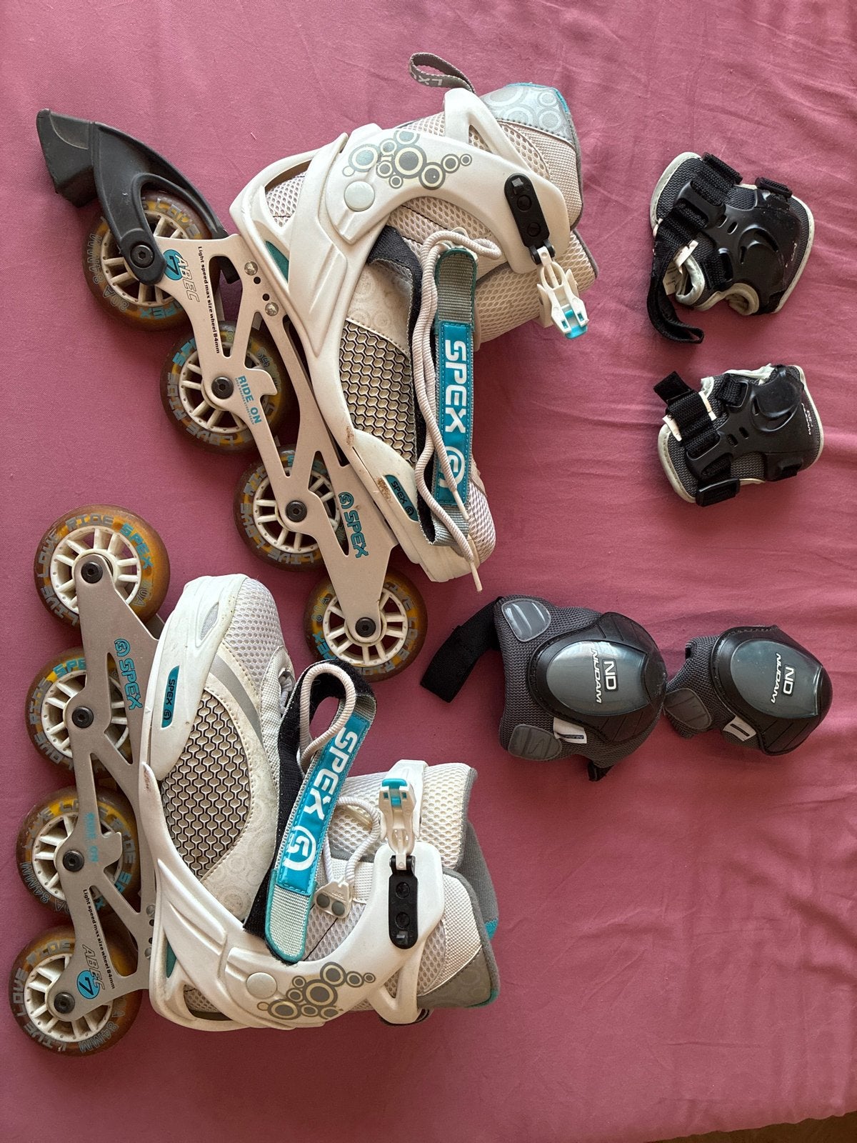 Skeelers met pols- en kniebescherming, Gebruikt, Kinderen, Inline skates 4 wielen, Ophalen