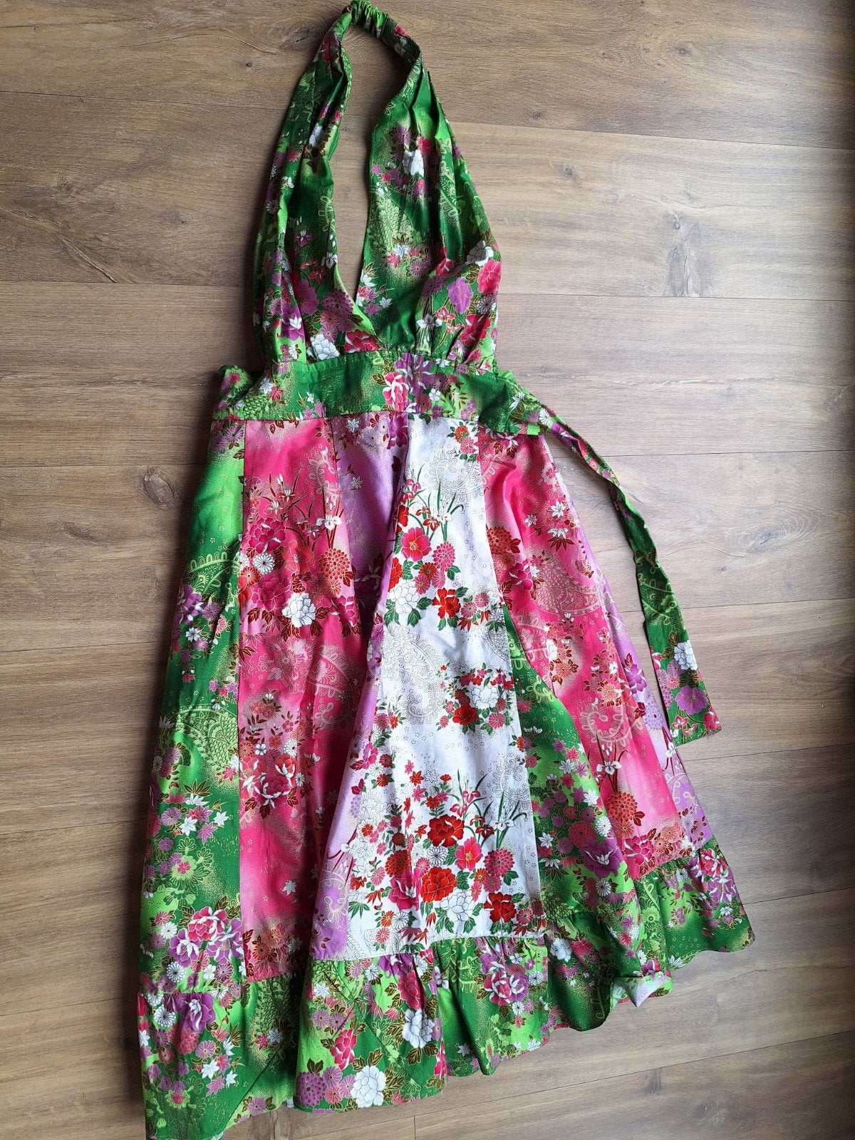 Prachtige kleurrijke wikkeljurk - Zomerse bloemenprint, Kleding | Dames, Meerkleurig, Maat 42/44 (L), Ophalen of Verzenden, Zo goed als nieuw