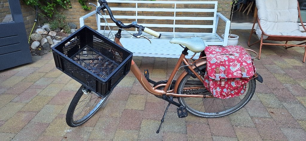 Meisjes fiets 26 inch batavus, met kratje en fietstasjes, Terugtraprem, Gebruikt, Versnellingen, Batavus