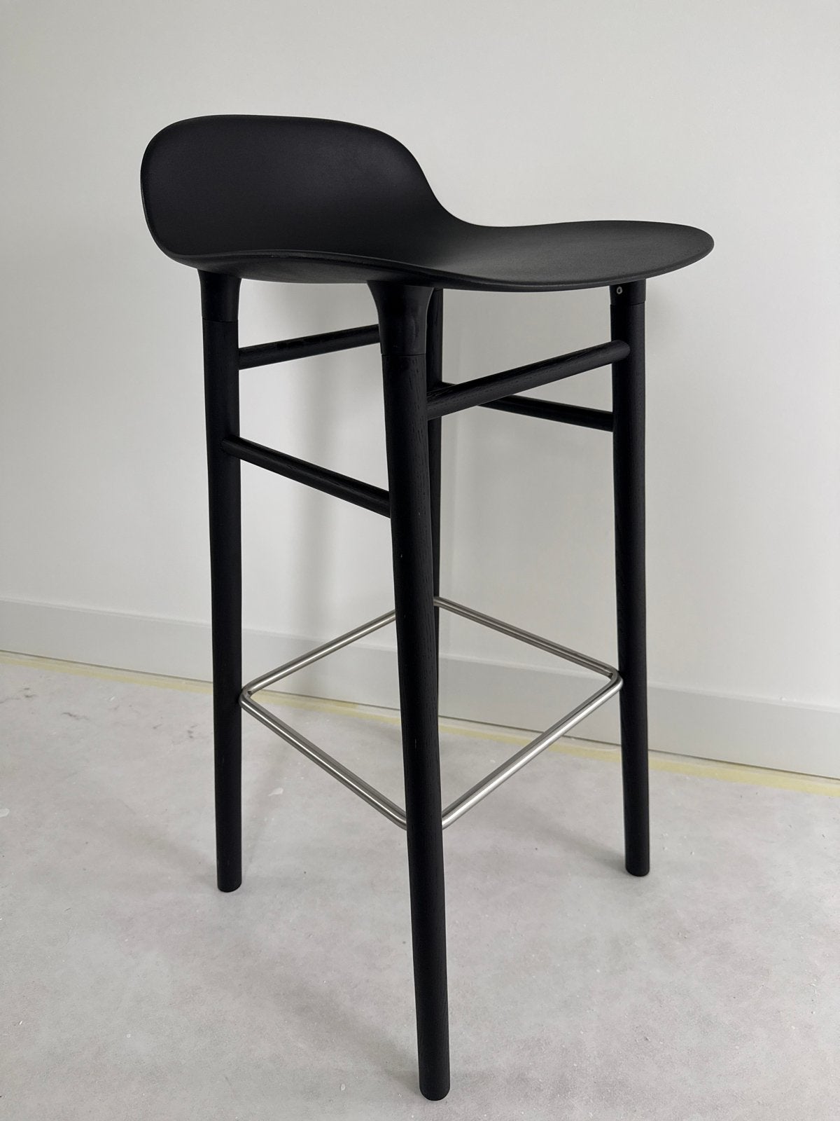 3x Norman Copenhagen barkruk 75cm zwart, Kunststof, Met voetsteun, 60 tot 90 cm, Ophalen of Verzenden