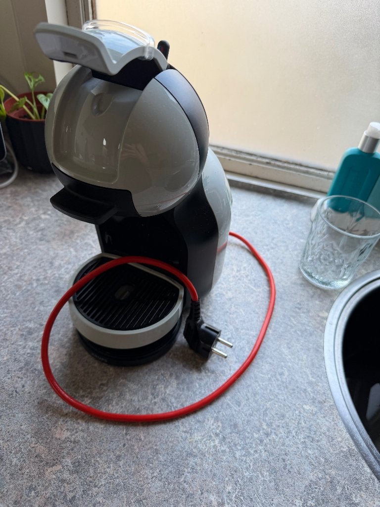 Nescafé Dolce Gusto Mini Me koffiezetapparaat + accessoires, Koffiemachine, Ophalen of Verzenden, Zo goed als nieuw, 2 tot 4 kopjes