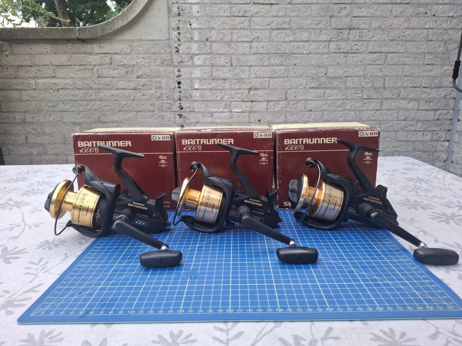 Te koop 3x Shimano USA 4500B baitrunners molen gouden spoel, Ophalen of Verzenden, Gebruikt, Molen