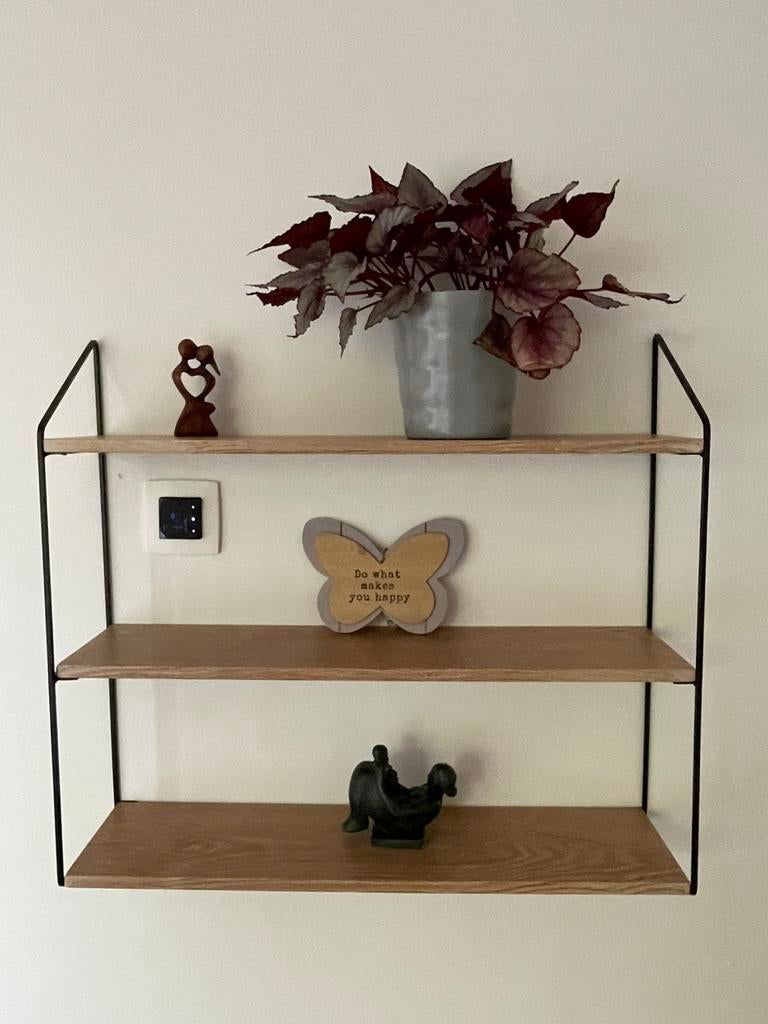 Industriële Wandrek zwart metalen frame met houten planken, Ophalen of Verzenden, Zo goed als nieuw