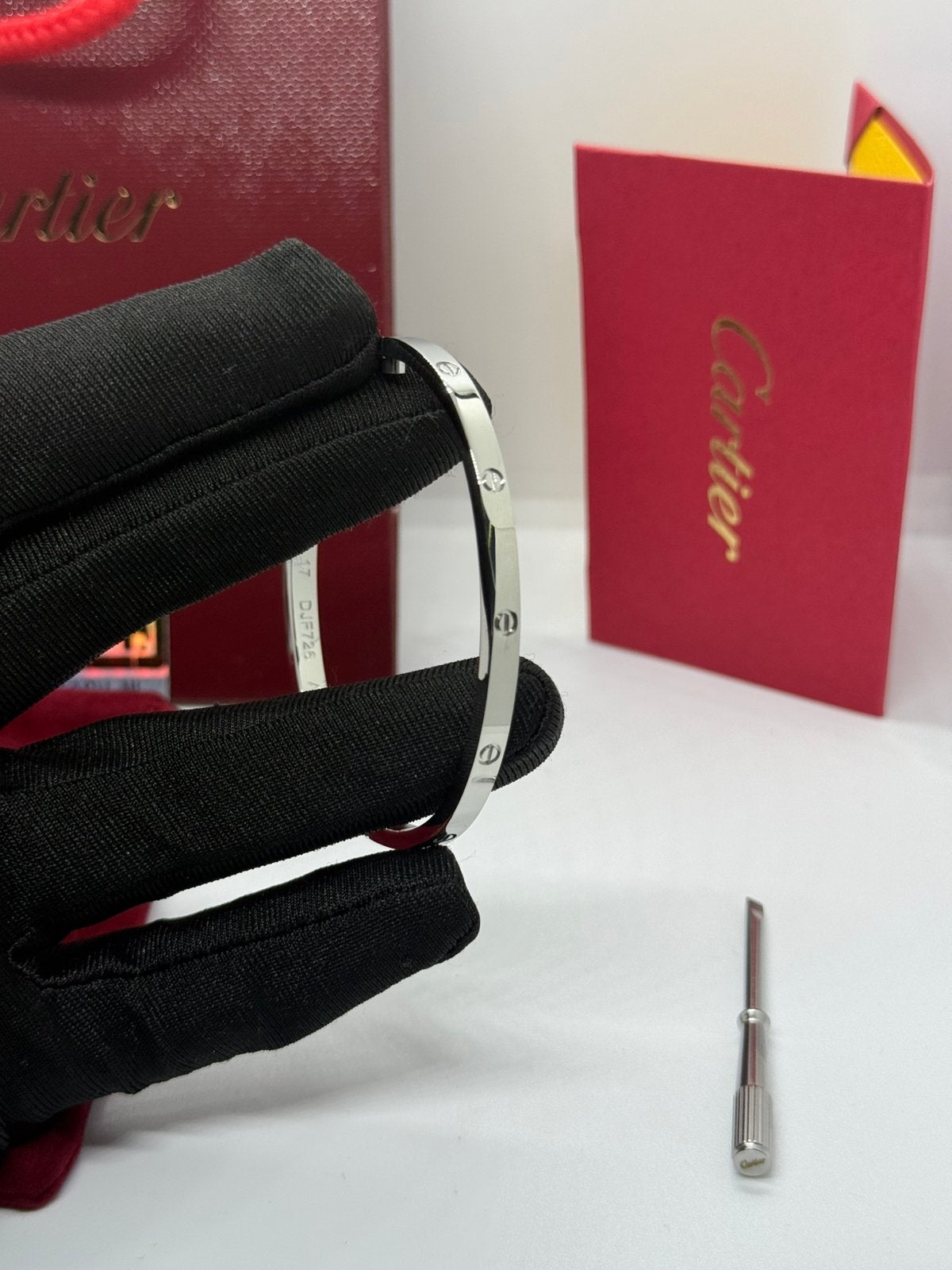 CARTIER LOVE - ARMBAND, SMALL MODEL, Ophalen of Verzenden, Zo goed als nieuw, Goud