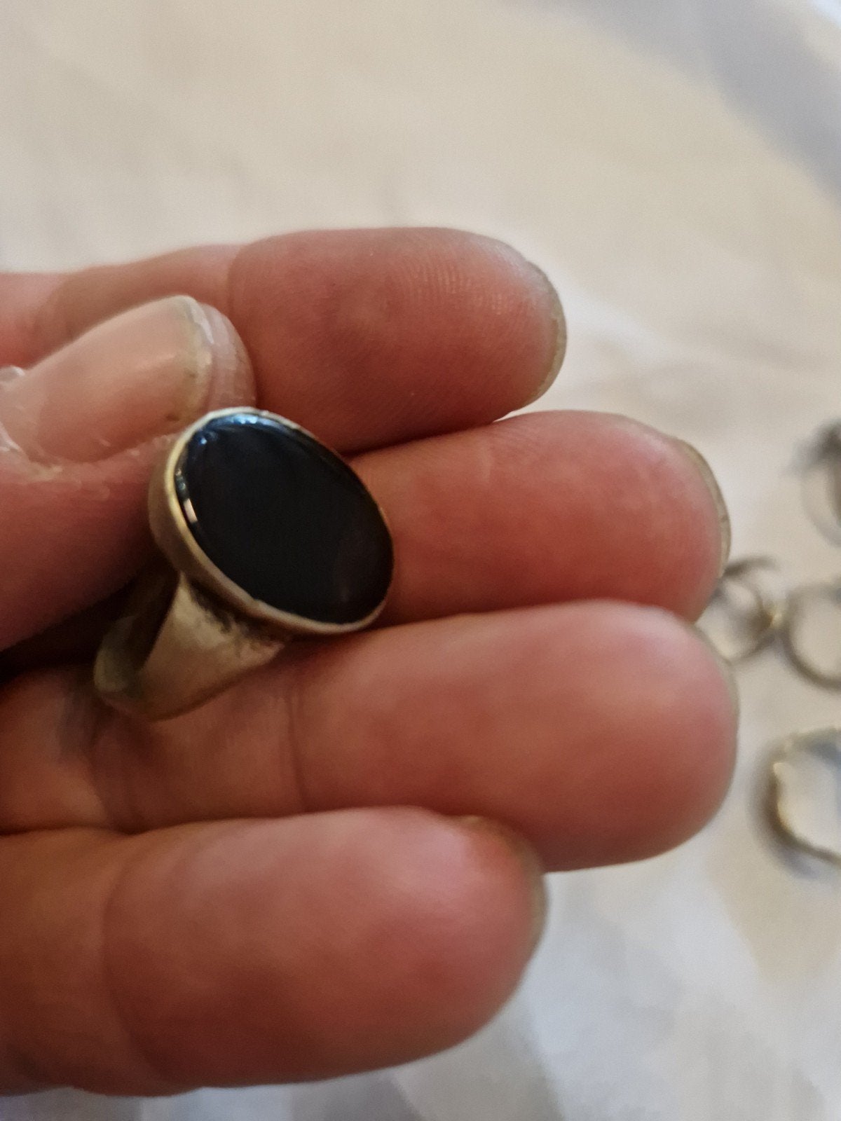 Zilveren ring met zwarte onyx steen, 18 tot 19, Gebruikt, Ophalen of Verzenden, Dame of Heer