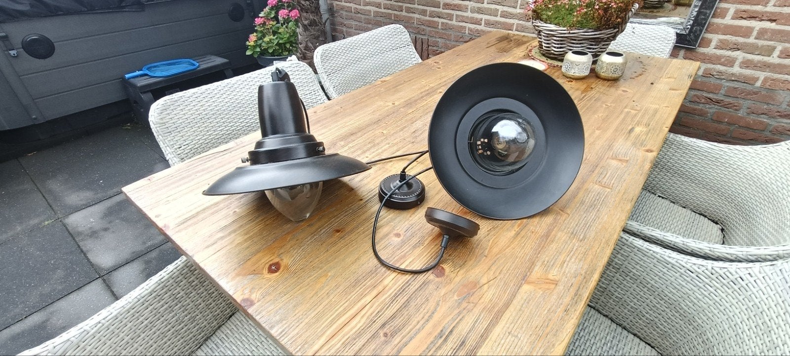 Set van 2 zwarte industriële hanglampen, 50 tot 75 cm, Ophalen of Verzenden, Zo goed als nieuw, Glas
