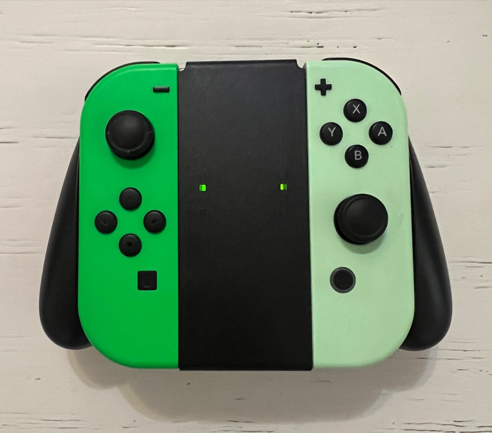Nintendo Switch Joycon, Joy-Con Groen + mint groen zgan, Overige controllers, Ophalen of Verzenden, Zo goed als nieuw, Draadloos