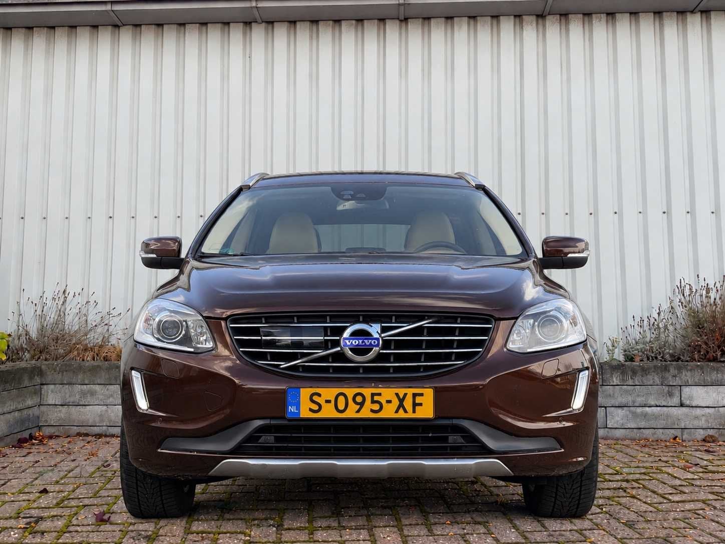 Volvo - 2013 - XC60 - 3.0 T6 R-Design - Personenauto, Auto's, Euro 5, Gebruikt, XC60, 102 €/maand