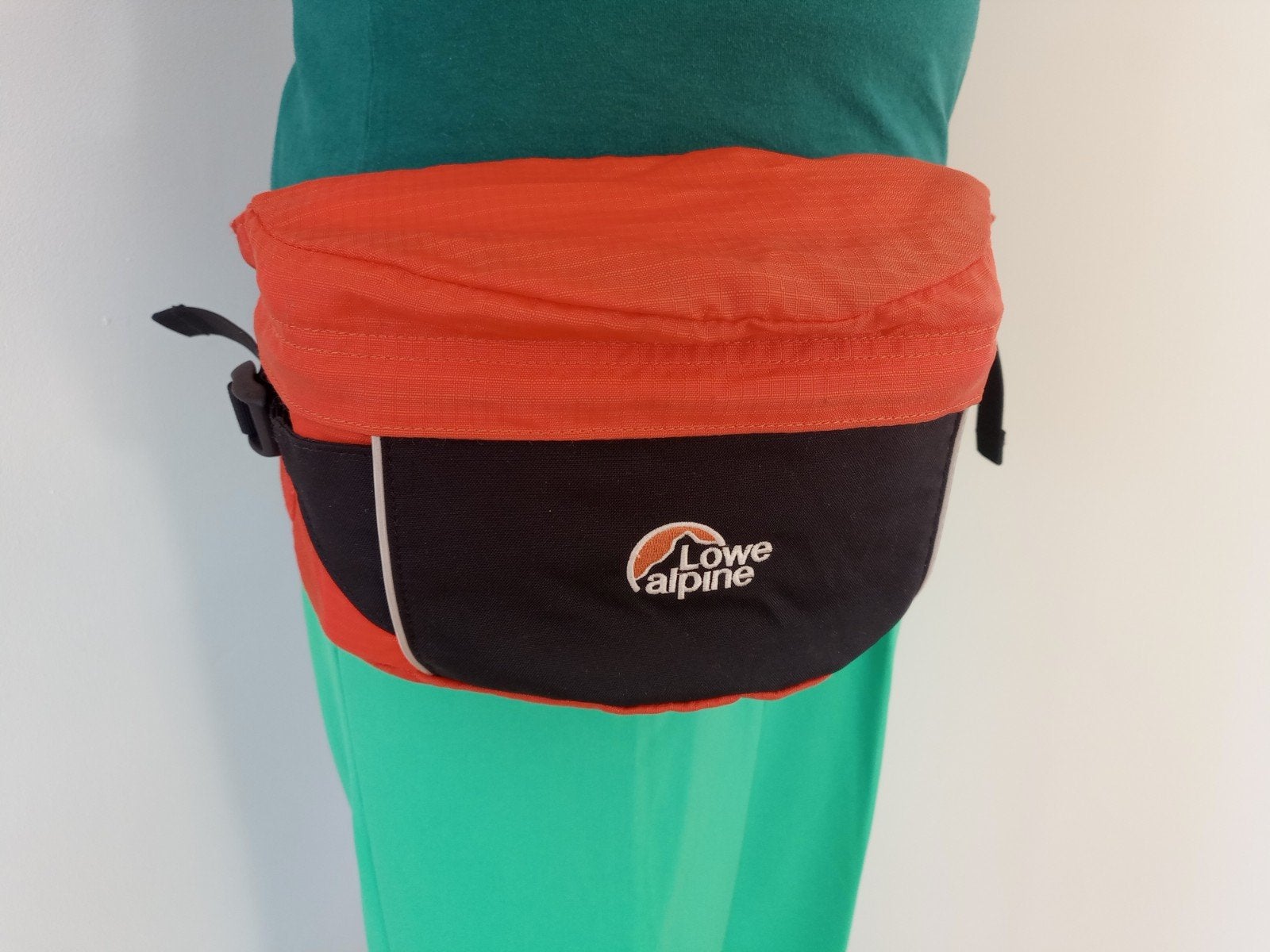 Lichtgewicht heuptas, merk Lowe Alpine, zwart/oranje, Ophalen of Verzenden, Zo goed als nieuw, Zwart, 30 cm of meer