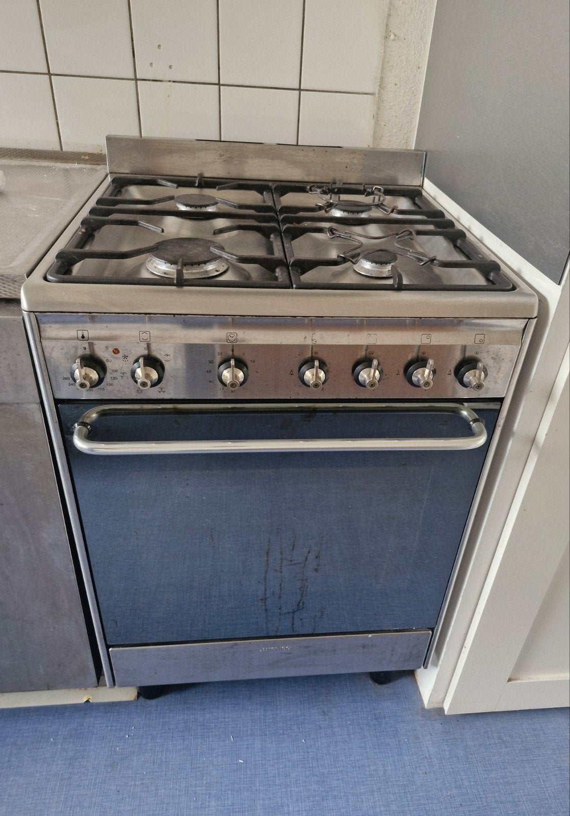 Smeg fornuis met gaskookplaat en elektrische oven, Ophalen, 50 tot 75 cm, 50 tot 100 cm, Minder dan 100 cm