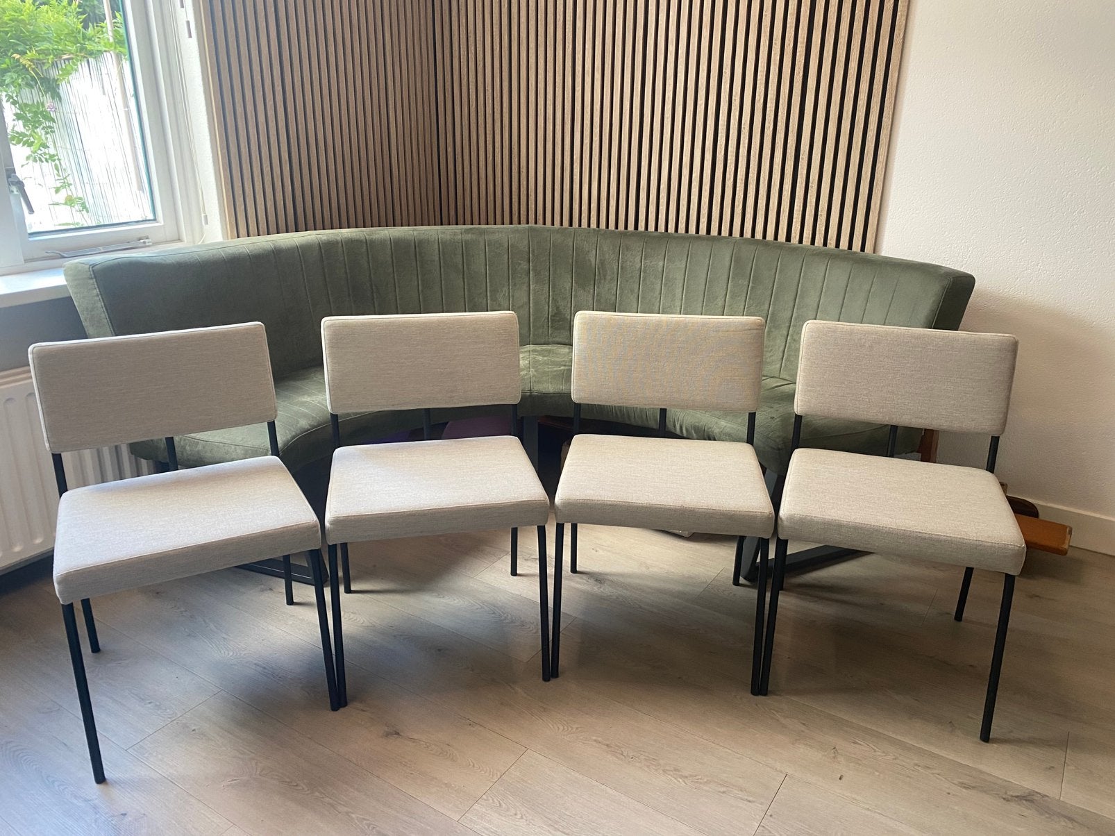 Designer Set van 4   FÉST Amsterdam Monday Eetkamerstoelen, Ophalen, Overige kleuren, Zo goed als nieuw, Stof