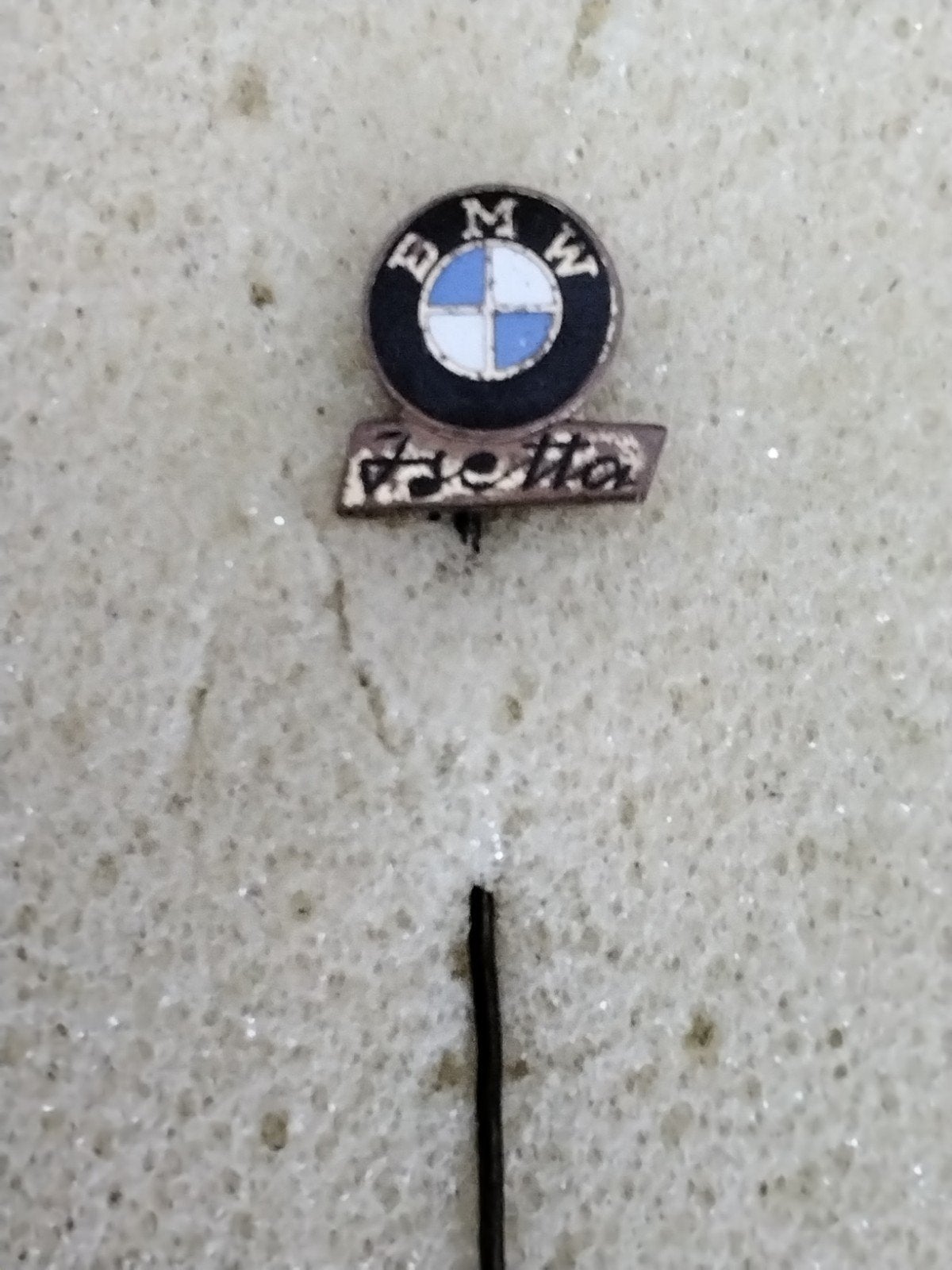 Emaille BMW Isetta auto speld, Ophalen of Verzenden, Gebruikt, Transport, Speldje of Pin