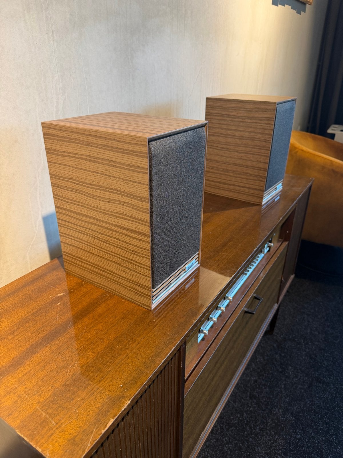 Ruark Sabre R BoekenplankLuidsprekers - Walnoot (Demo model), Audio, Tv en Foto, Luidsprekers, Overige merken, ., Ophalen of Verzenden