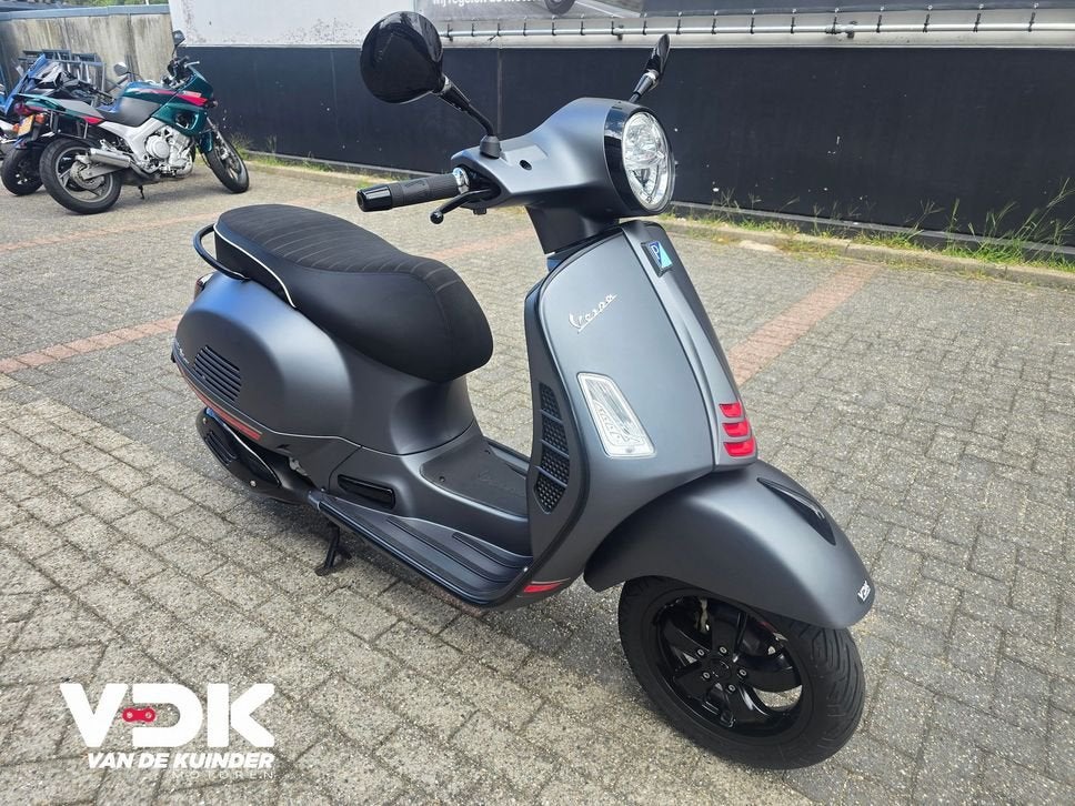 VESPA GTS 300 ABS (20212021) 1974Km, Scooter, Bedrijf, Onbekend, Onbekend