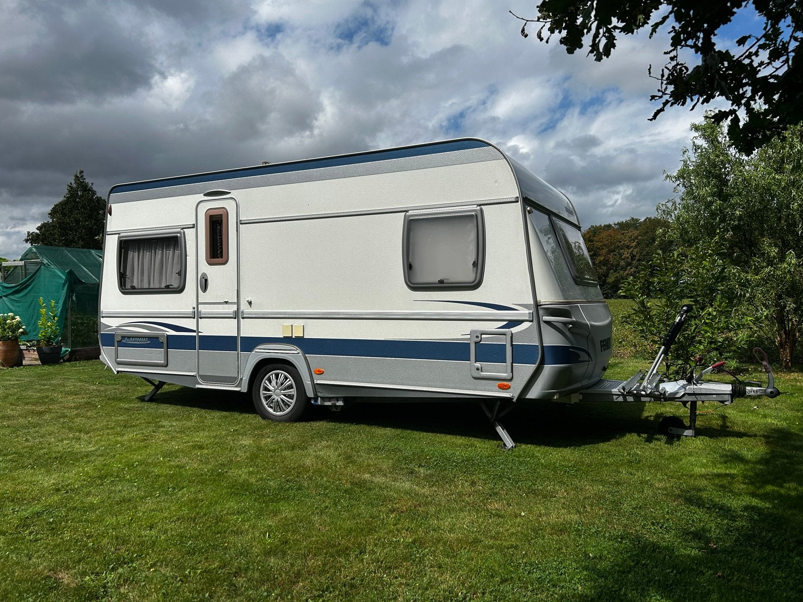 Zeer nette Fendt Saphir 470FTB caravan met veel toebehoren, Vast bed, Rondzit, Particulier, Fendt