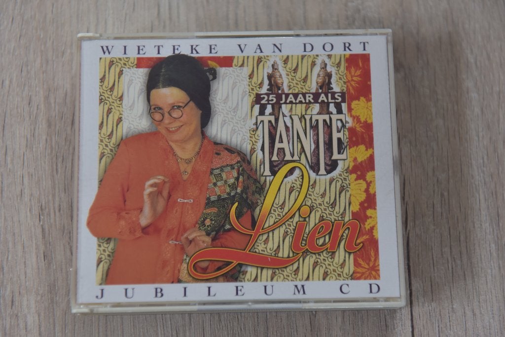 WIETEKE VAN DORT - 25 JAAR ALS TANTE LIEN   2CDbox, Cd's en Dvd's, Verzenden, Overige genres, Zo goed als nieuw, Verzamelalbum