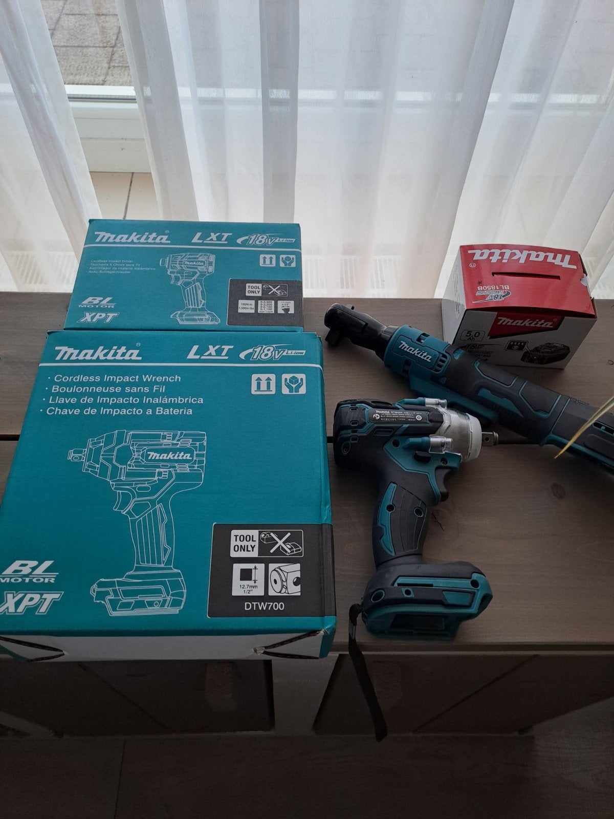 Makita Gereedschap 4x body + 1 accu Nieuw!, Ophalen of Verzenden, Nieuw, Boor- en Schroefmachine