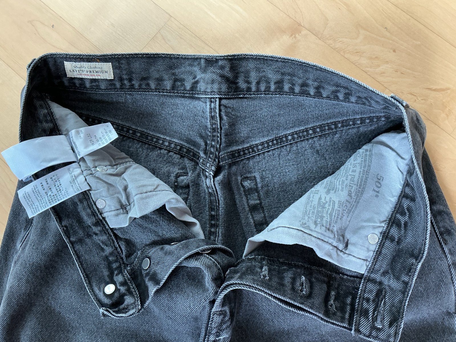 Levi's 501 Premium Jeans - Zwart/Grijs - W28-L32, Ophalen of Verzenden, Zo goed als nieuw, Zwart, W28 - W29 (confectie 36)